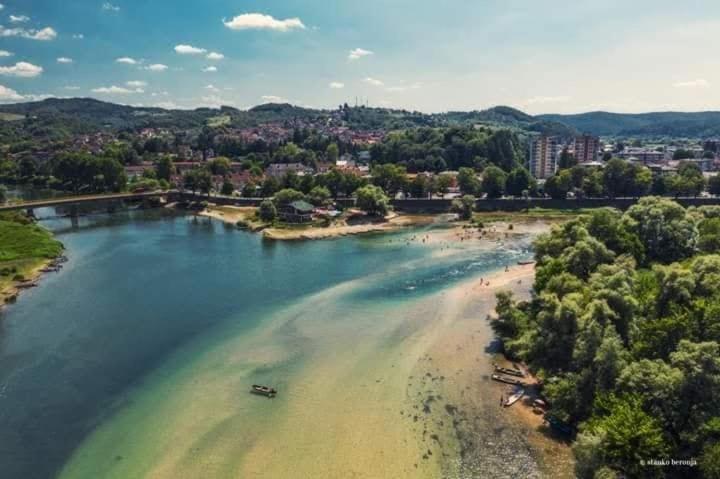 Отель Gradska Plaza Ada Novi Grad Экстерьер фото